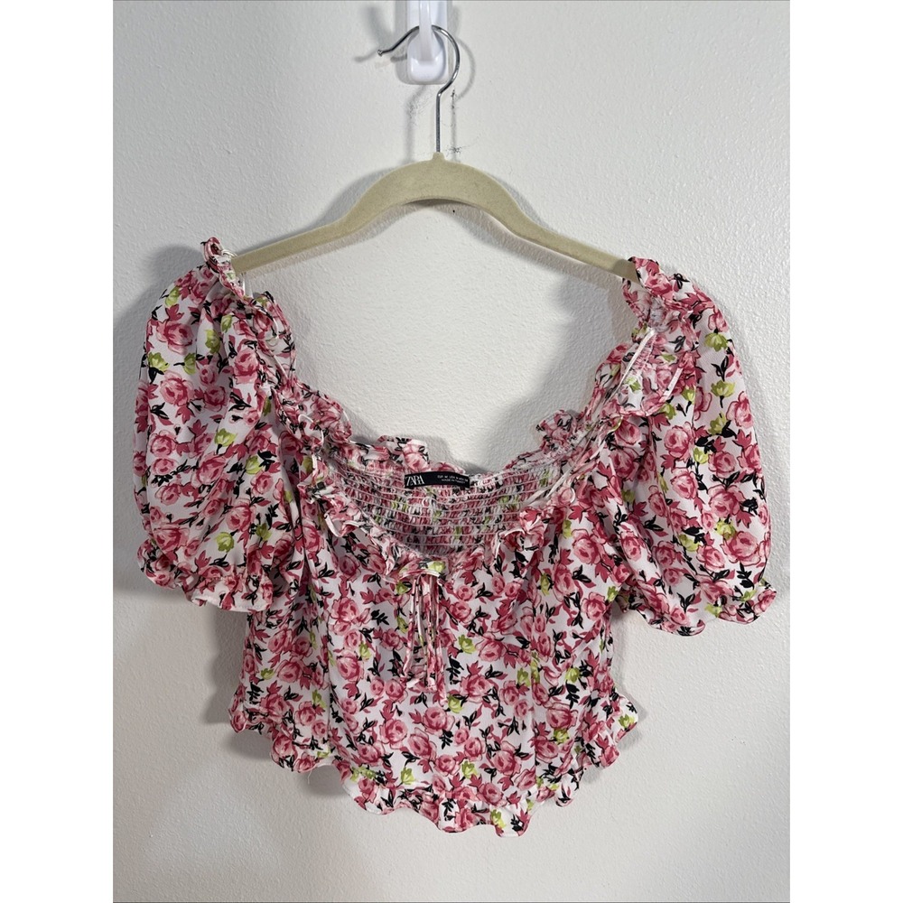 ZARA Women's Pink Puff Sleeve Cropped Top with Blue Floral - Size Medium